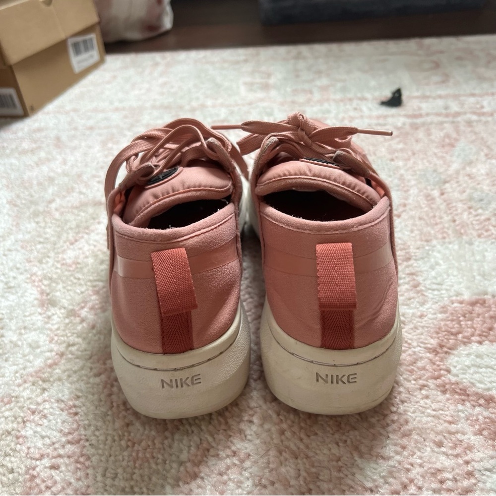 Nike Alta Court Vision Women’s Platform Fashion Sneakers Size 8 - Picture 3 of 4